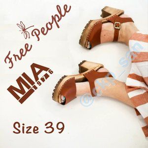 NWOT Free People / MIA Greta Clogs Sz 39